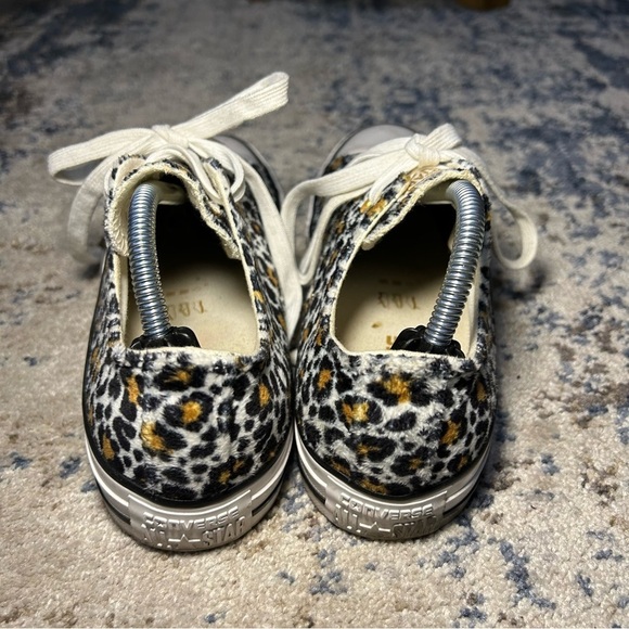 Converse Chuck Taylor All Star Velvet White & Gold Cheetah Print Sneakers Size 7 - Picture 8 of 11